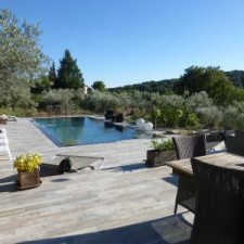 Ce client a fait appel à BLB Carrelage pour réaliser tous les pourtours de sa piscine ainsi que sa terrasse sur Eguilles à proximité d'Aix en provence.